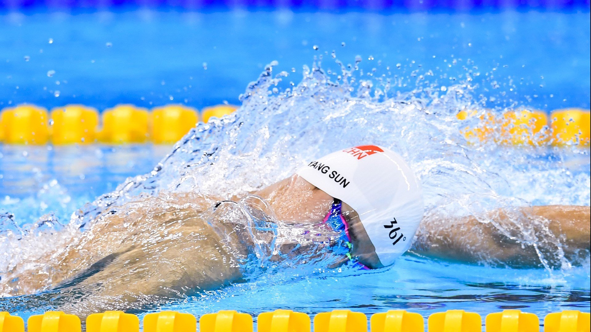电竞赛场焦点！美国队对阵意大利队，战况跌宕起伏，悬念直到终场